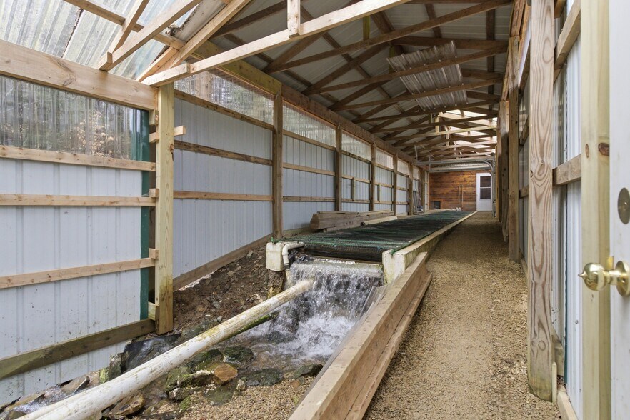More Photos Of 89 Nolan Rd, Penfield General Retail For Sale