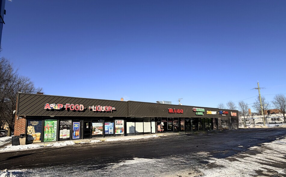 More Photos Of 1954-1968 W Peterson Ave, Chicago General Retail For Lease