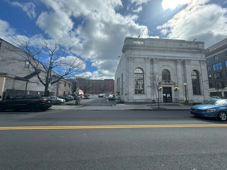 More Photos Of 133 N Main St, Port Chester Freestanding For Lease