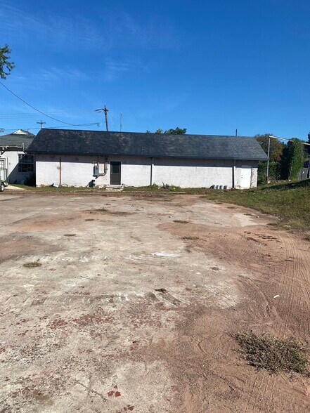 More Photos Of 103 E Harrison St, Reidsville Office For Sale