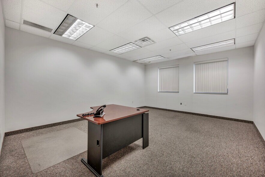 More Photos Of 5900 Pennsylvania Ave, Maple Heights Distribution For Lease