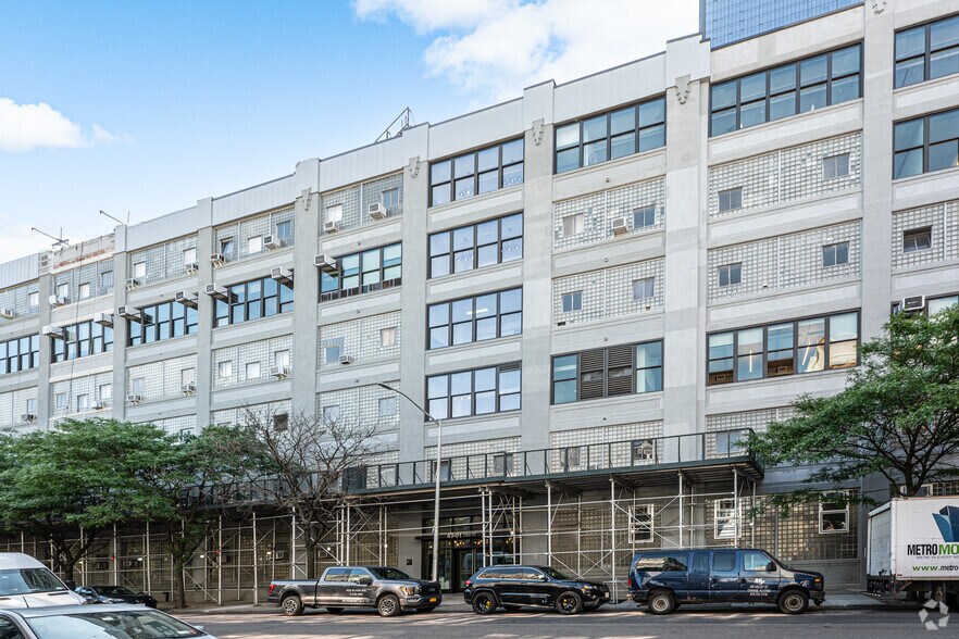 More Photos Of 4301 22nd St, Long Island City Office For Lease