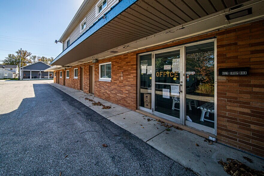 More Photos Of 5225 Old Lake Rd, Geneva Hotel For Sale