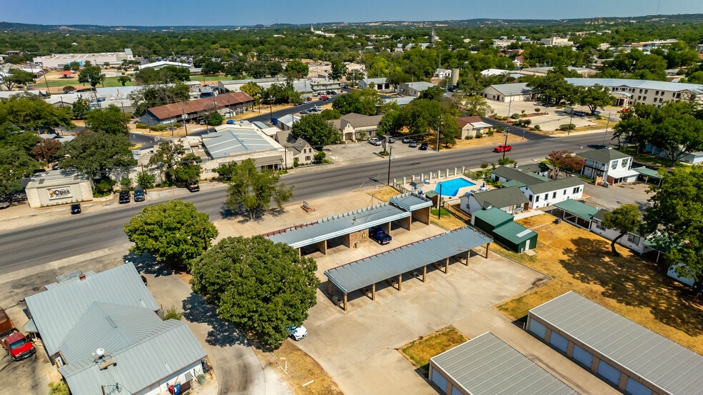 More Photos Of 405 S Washington St, Fredericksburg Carwash For Sale