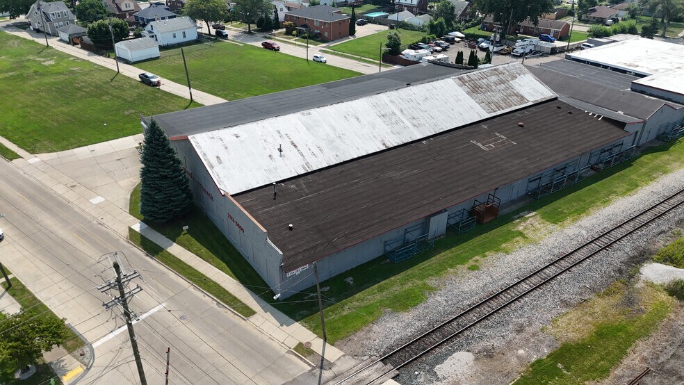 More Photos Of 341 Goddard Rd, Wyandotte Self Storage For Sale