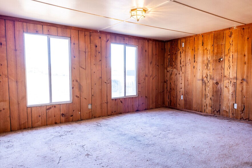 More Photos Of 6618 Inyokern Rd, Inyokern Office For Sale