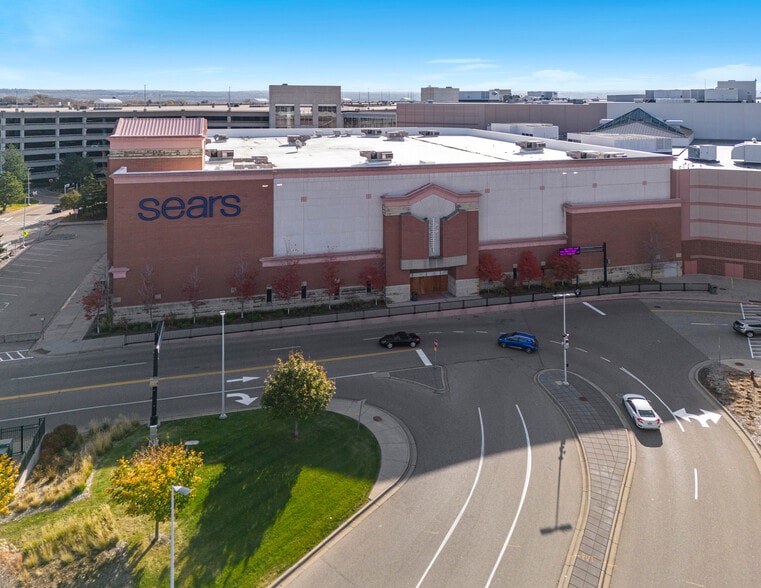 More Photos Of 2000 N E Ct, Bloomington Department Store For Sale