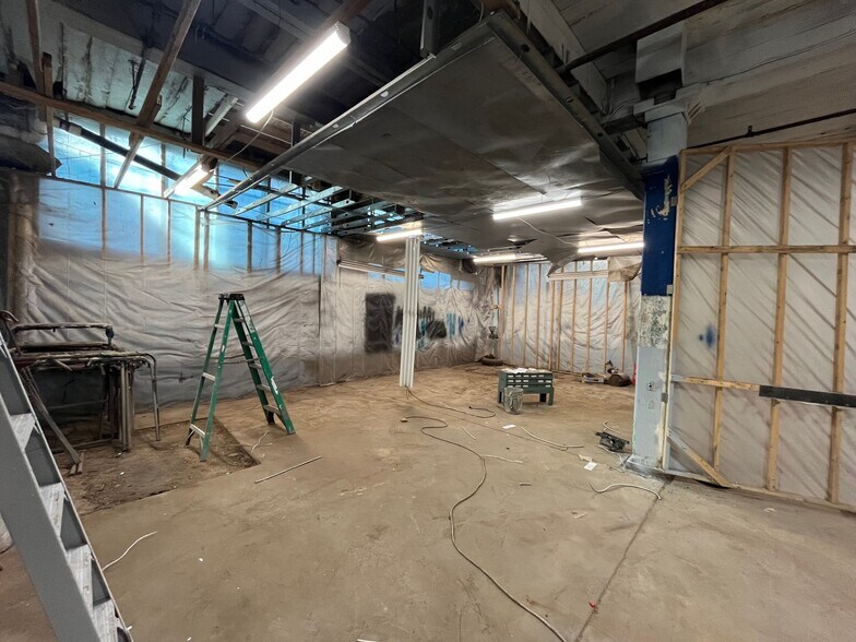 More Photos Of 3108 Fox St, Philadelphia Light Manufacturing For Lease