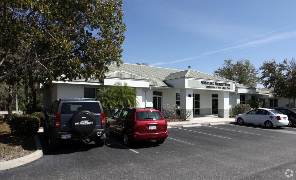 More Photos Of 6150 Diamond Centre Ct, Fort Myers Medical For Sale