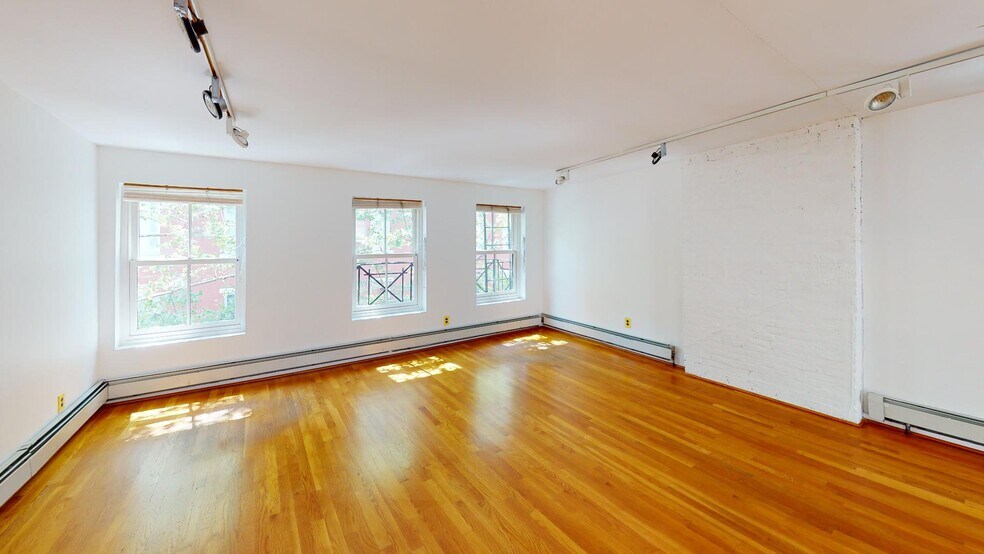 More Photos Of 51 Wooster St, New York Storefront Retail Office For Lease