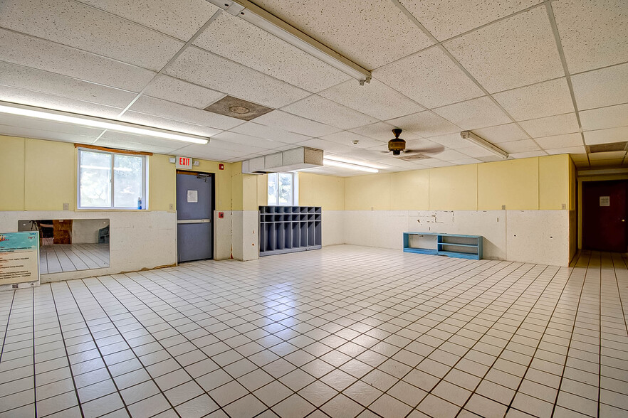 More Photos Of 3019 Dickinson Ave, Dickinson Freestanding For Sale