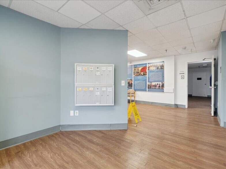 More Photos Of 1100 W Saginaw St, Lansing Medical For Sale