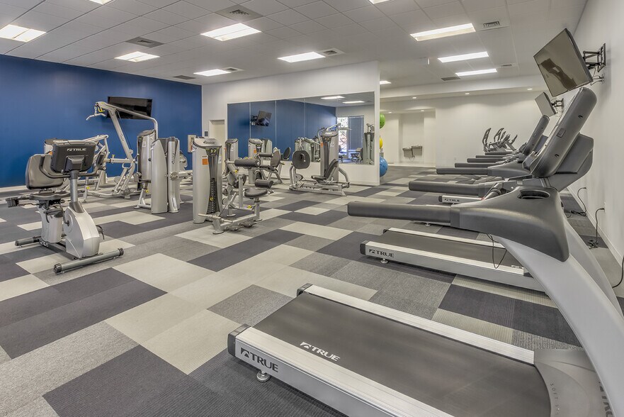 More Photos Of 8711 University East Dr, Charlotte Office For Lease
