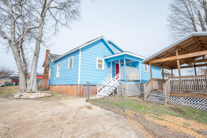 More Photos Of 128 Old West Point Rd, Starkville Daycare Center For Sale