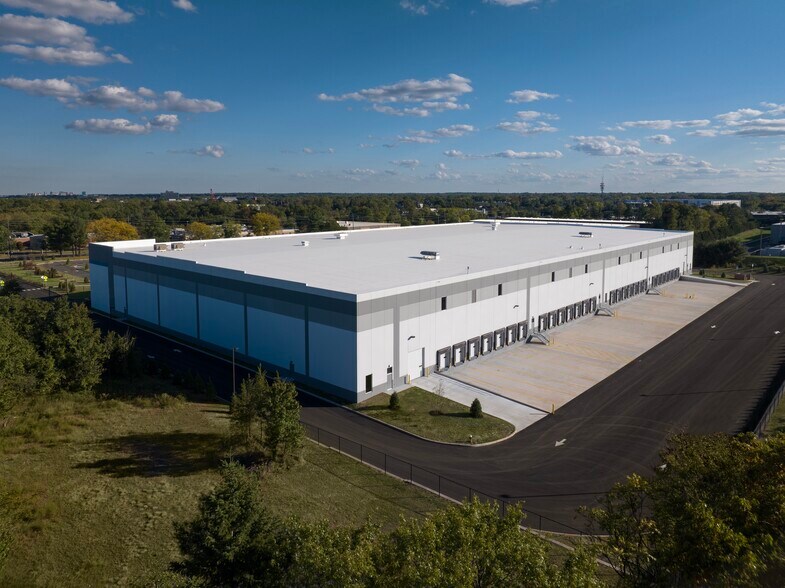 More Photos Of 110 Belmont Dr, Somerset Warehouse For Lease