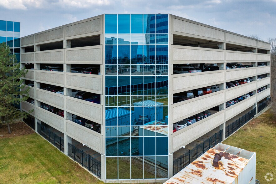 More Photos Of 27100 W 11 Mile Rd, Southfield Office For Lease