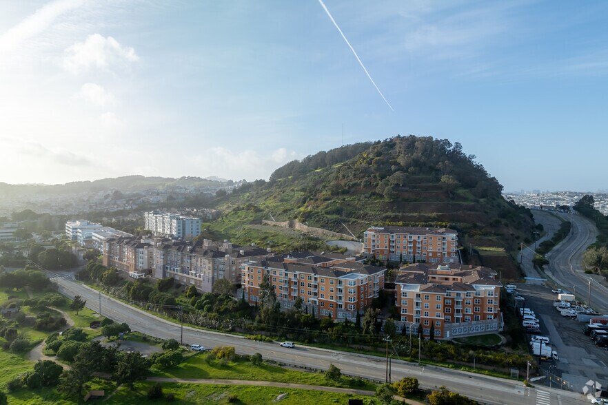 More Photos Of 1 Crescent Way, San Francisco Apartments For Lease