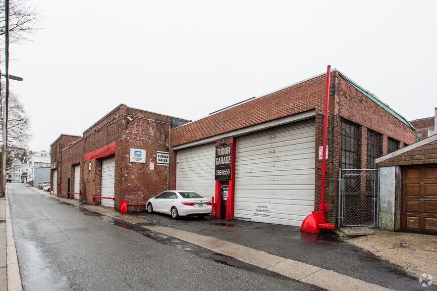 Primary Photo Of 209-213 Tudor St, Boston Warehouse For Lease
