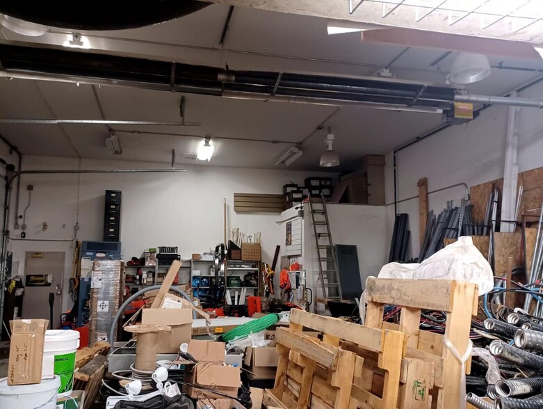 More Photos Of 1466 Lagan Way, Ottawa Light Distribution For Sale