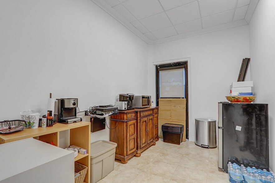 More Photos Of 955 SE Central Pky, Stuart Office For Lease