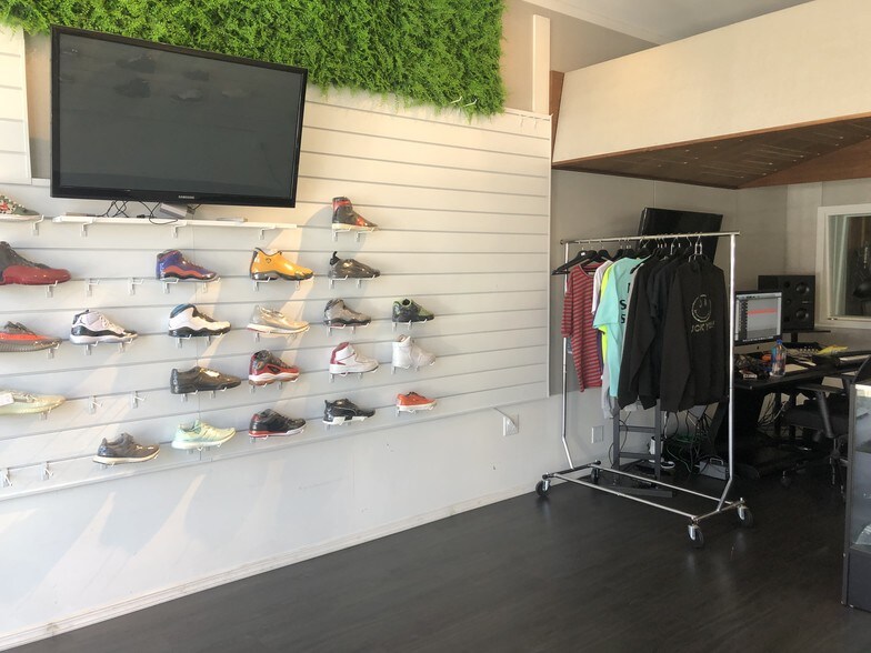 More Photos Of 7368-7374 Melrose Ave, Los Angeles Storefront For Lease