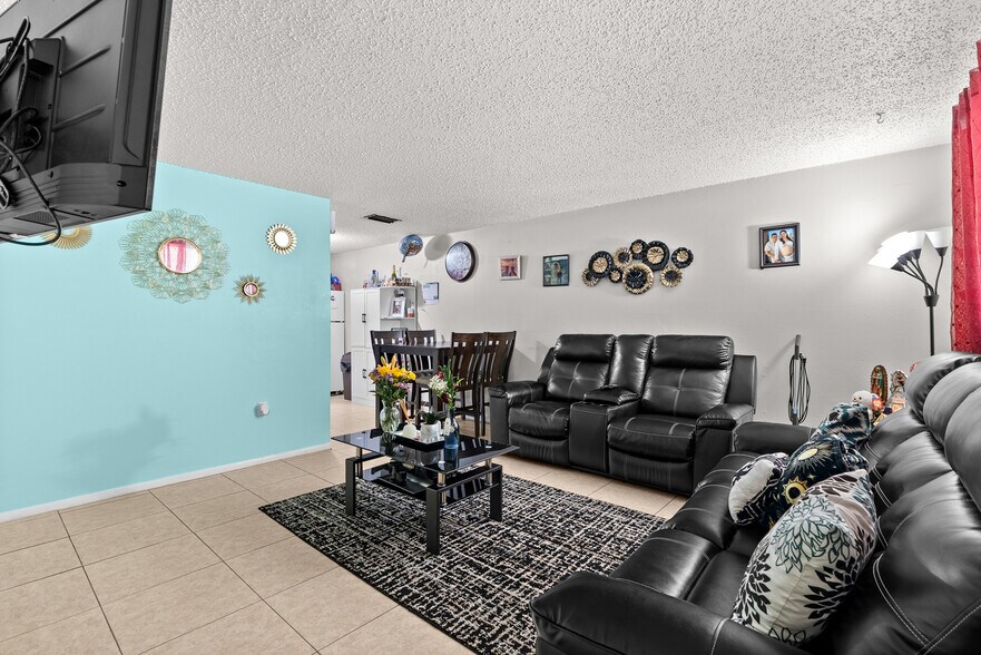 More Photos Of 8040 47th Ave N, Saint Petersburg Apartments For Sale