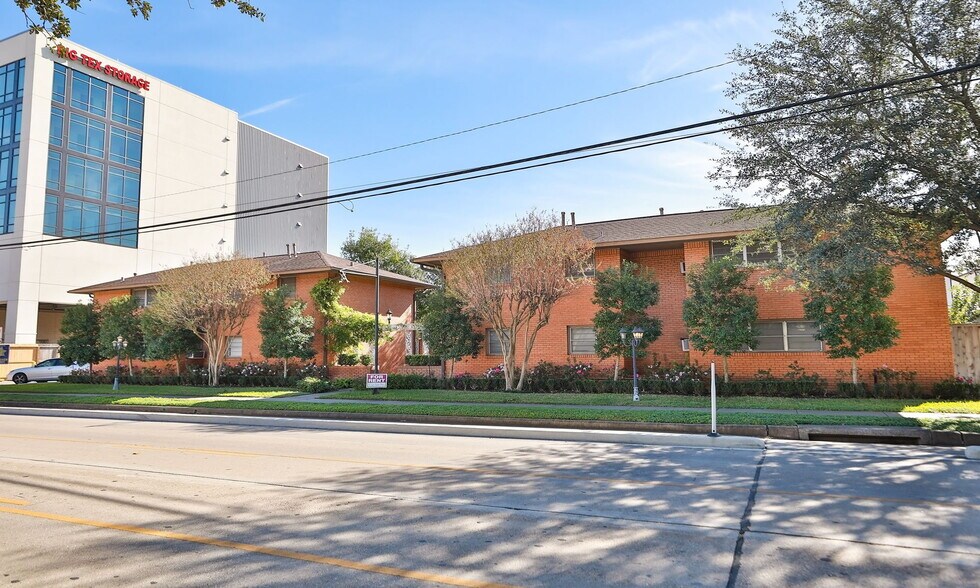 More Photos Of 714-724 E 11th St, Houston Apartments For Sale