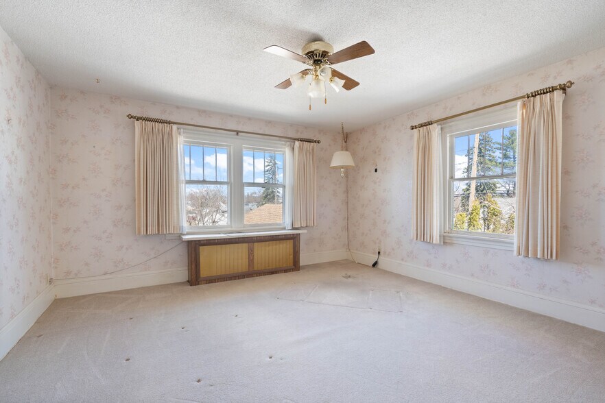 More Photos Of 1209 E 5th St, Superior Multifamily For Sale
