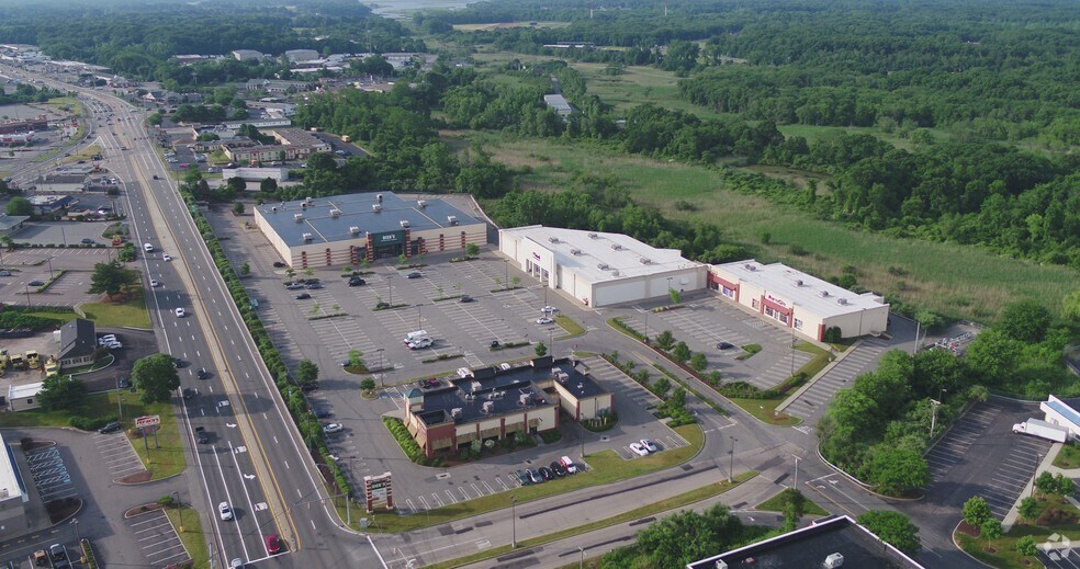 More Photos Of 231-251 Highland Ave, Seekonk General Retail For Lease