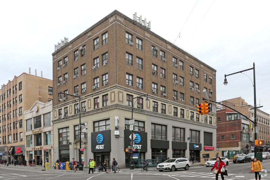 Primary Photo Of 3915-3917 Main St, Flushing Office For Lease