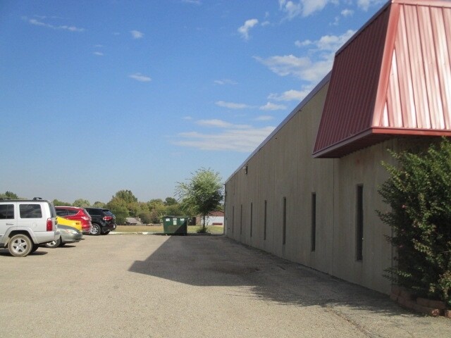 More Photos Of 205 W Hartford Ave, Ponca City Office For Lease