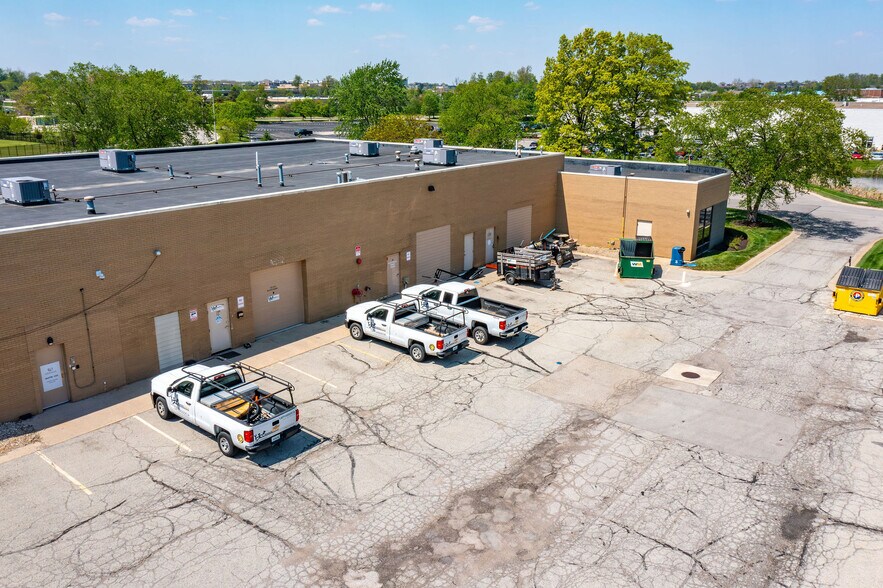 More Photos Of 11711 N College Ave, Carmel Light Distribution For Lease