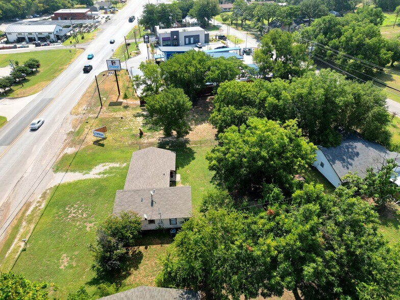 More Photos Of 321 W Highway 199, Springtown Office For Sale
