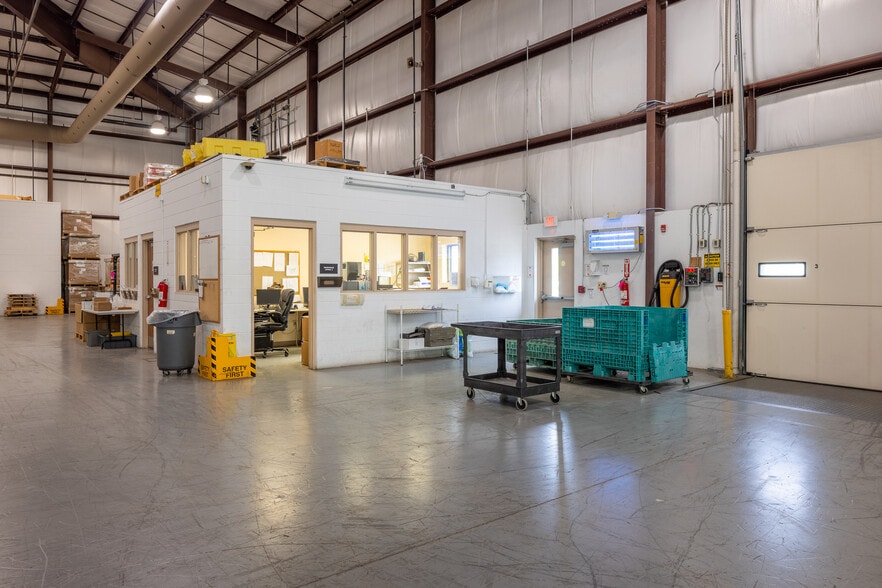 More Photos Of 172 Riverbend St, Waynesville Manufacturing For Lease