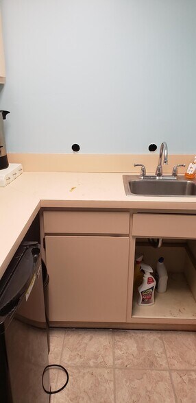 More Photos Of 909 NE 163rd St, North Miami Beach Medical For Sale