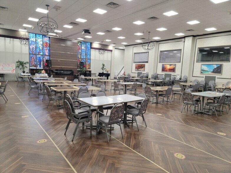 More Photos Of 1440 E 99th St, Brooklyn Medical For Sale