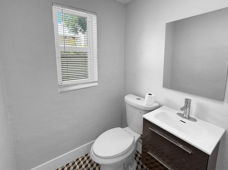 More Photos Of 6647 SW 59th Pl, Miami Apartments For Sale