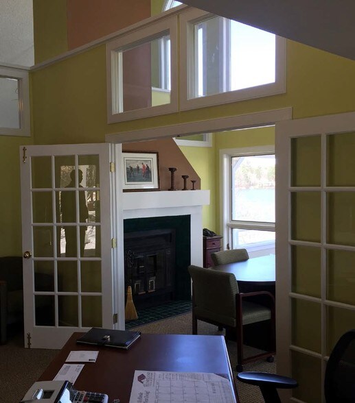 More Photos Of 14700-14702 Village Square Pl, Midlothian Office For Lease