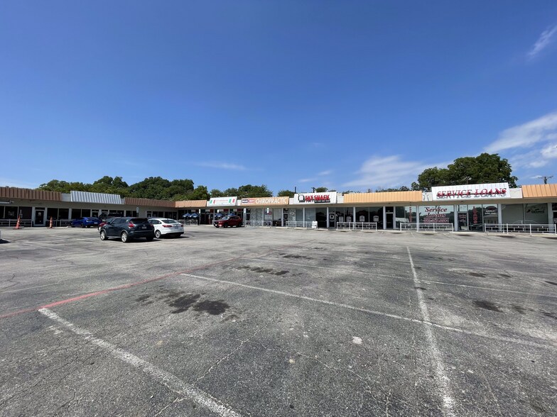 More Photos Of 508-516 S Elm St, Denton Storefront For Lease