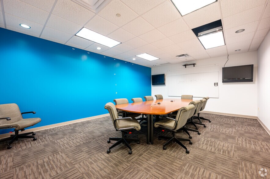 More Photos Of 9001 S Walnut St, Daleville Office For Lease