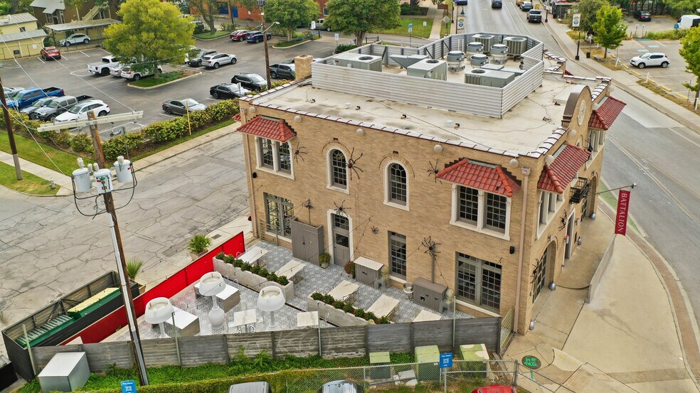 More Photos Of 604 S Alamo St, San Antonio Freestanding For Lease