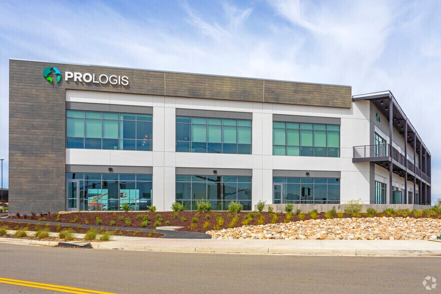 More Photos Of 615 International Pky, Tracy Office For Lease
