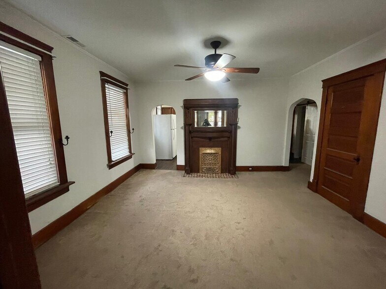 More Photos Of 426 Huron Ave, Sandusky Storefront Retail Residential For Sale