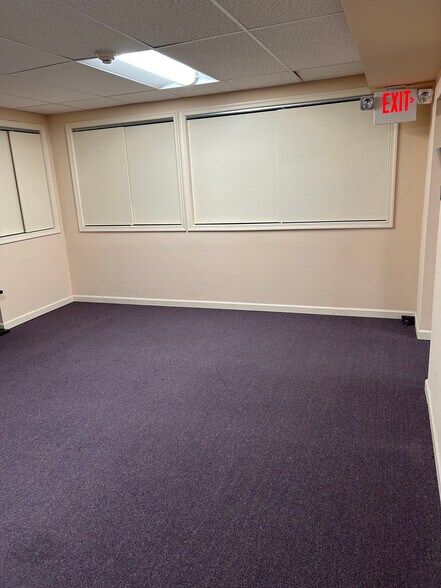 More Photos Of 1631-33 South St, Philadelphia Storefront Retail Office For Sale