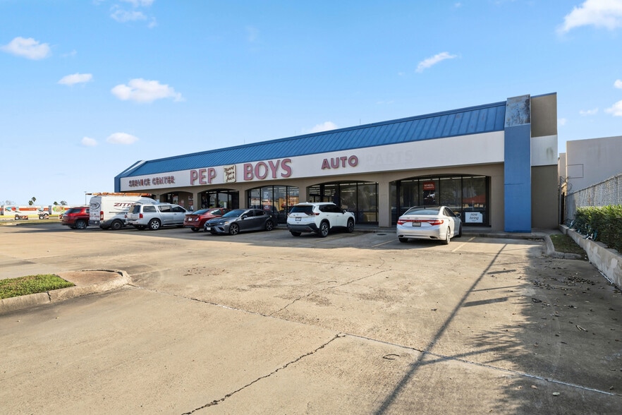 More Photos Of 2336 Boca Chica Blvd, Brownsville General Retail For Lease