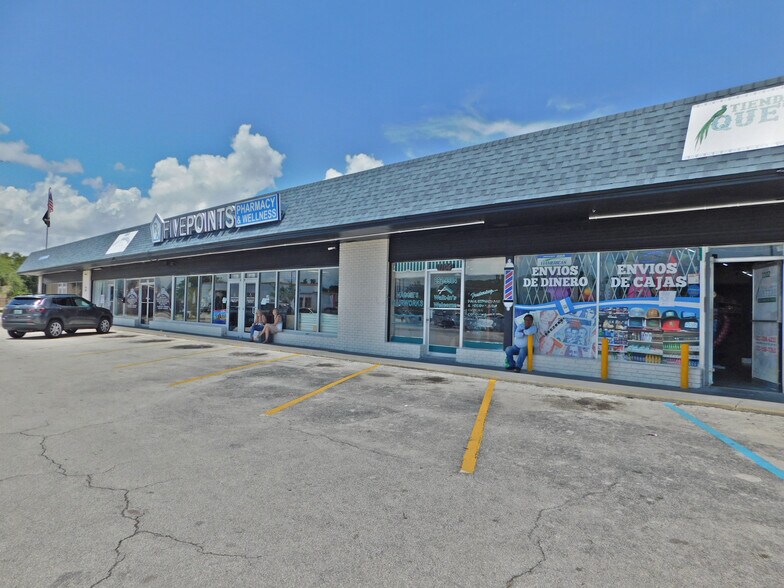 Primary Photo Of 1102-1114 Lake Dr, Cocoa General Retail For Lease