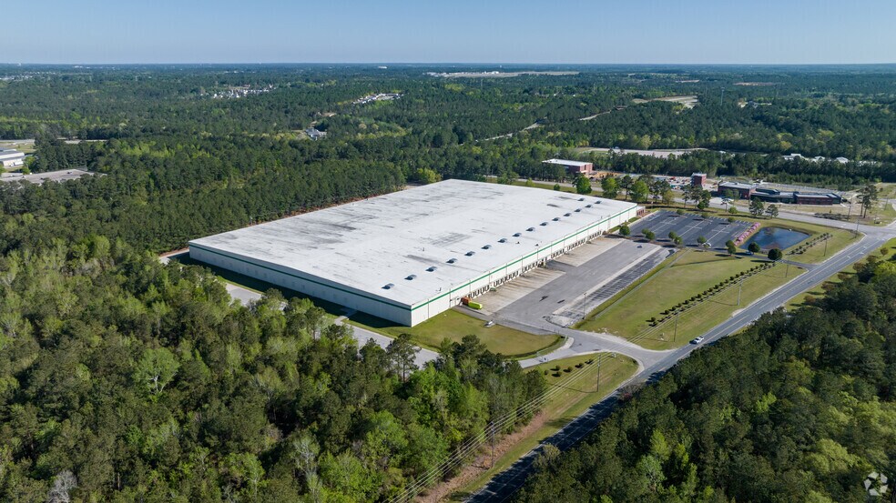 More Photos Of 4800 Corporation Dr, Fayetteville Distribution For Lease