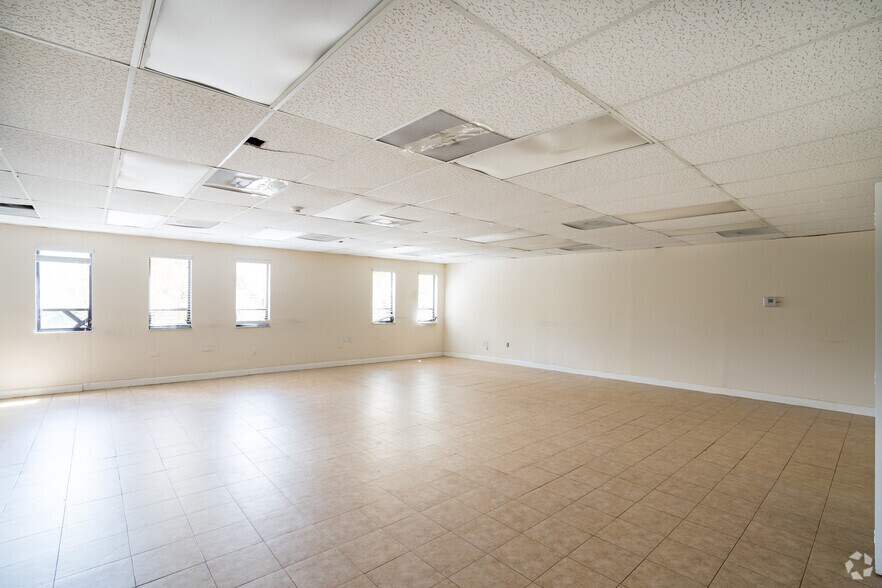 More Photos Of 951 S Le Jeune Rd, Coral Gables Medical For Sale