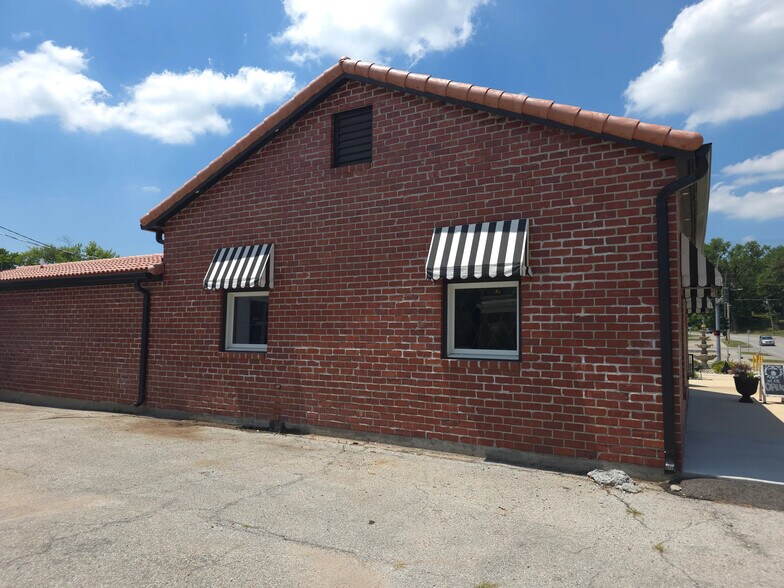 More Photos Of 415 Saint Louis Ave, Excelsior Springs Restaurant For Lease