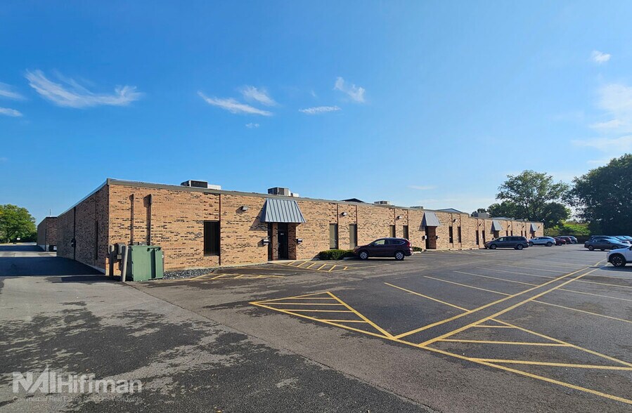 More Photos Of 756-816 Burr Oak Dr, Westmont Warehouse For Lease